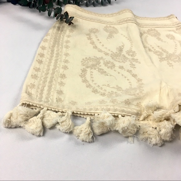 SOLD! Zara Ecru Tassel Shorts - Picture 4 of 8